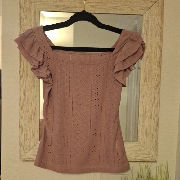 Elegant Mauve Eyelet Ruffle Sleeve Top - Picture 1 of 3